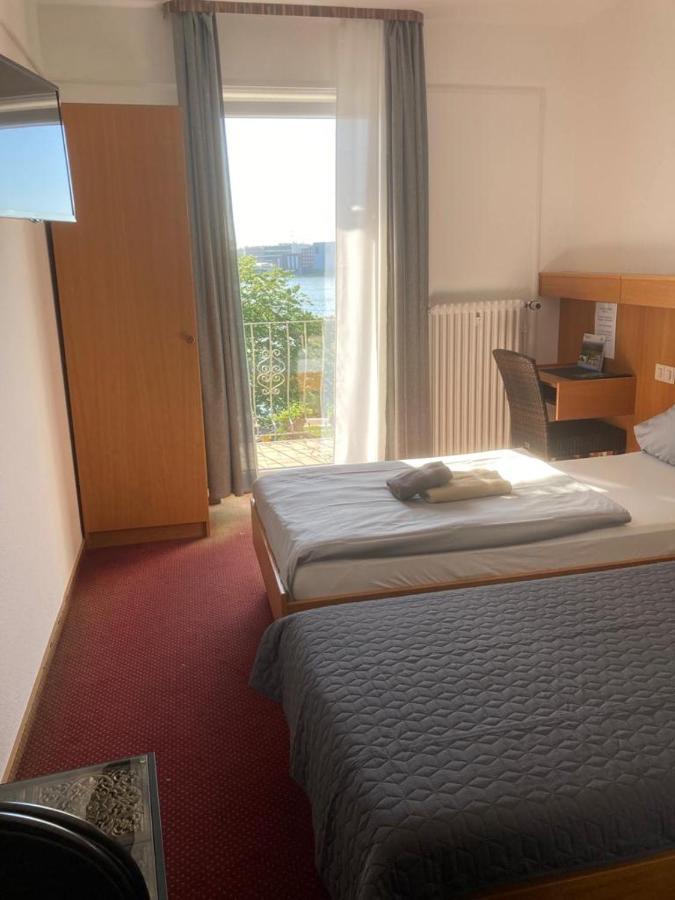 Hotel Zum Weissen Mohren Walluf ภายนอก รูปภาพ